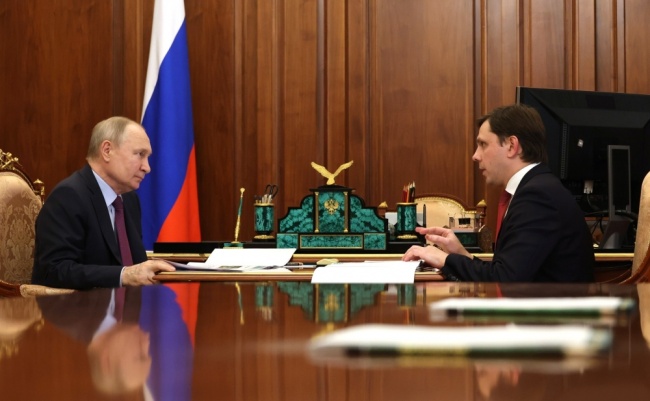 Президент России Владимир Путин провёл рабочую встречу с губернатором Орловской области Андреем Клычковым Президент России Владимир Путин провёл рабочую встречу с губернатором Орловской области Андреем Клычковым