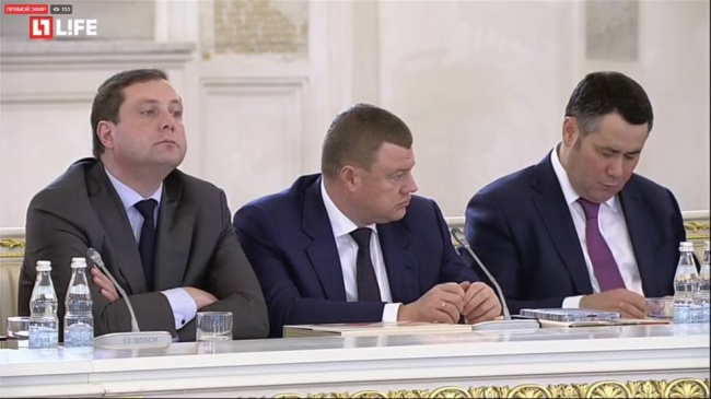 Эксперты оценили белгородского губернатора Евгения Савченко, тамбовского главу Александра Никитина и калужского главу Анатолия Артамонова как лидеров-служителей Эксперты оценили белгородского губернатора Евгения Савченко, тамбовского главу Александра Никитина и калужского главу Анатолия Артамонова как лидеров-служителей