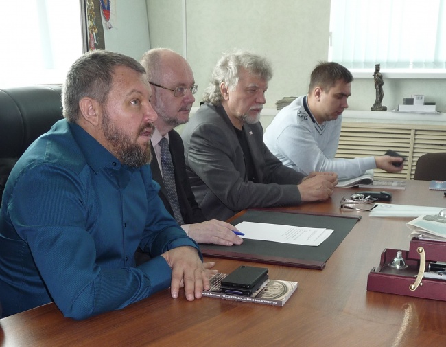 В Воронеже прошла третья конференция движения "Юг Руси" под девизом "Донбасс - это Юг России" В Воронеже прошла третья конференция движения "Юг Руси" под девизом "Донбасс - это Юг России"
