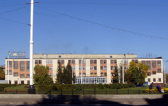Объединение университетов позволит сократить неэффективные расходы Объединение университетов позволит сократить неэффективные расходы