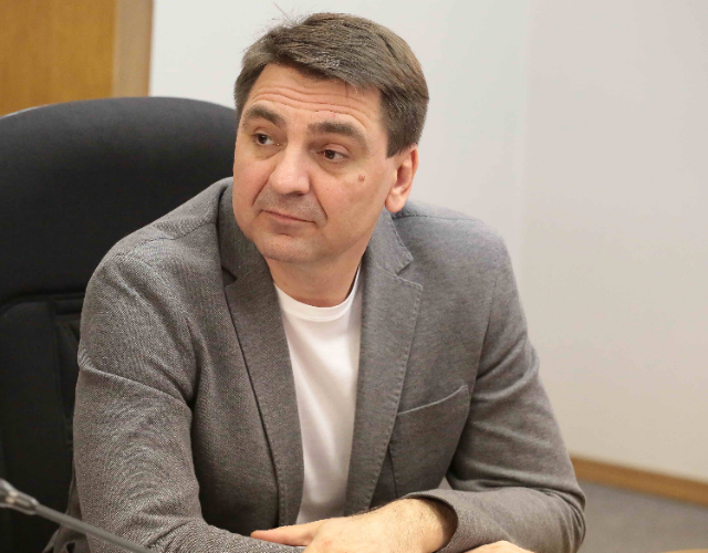 На те боже, что нам не гоже: руководство «ЕР» направляет куратором на выборы главы Курской области токсичного депутата Госдумы из Воронежа А. Маркова На те боже, что нам не гоже: руководство «ЕР» направляет куратором на выборы главы Курской области токсичного депутата Госдумы из Воронежа А. Маркова