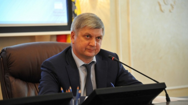Александр ГУСЕВ, глава администрации городского округа город Воронеж: «На реализацию мероприятий по переселению граждан из аварийного жилья в 2015 году направлено 1,4 млрд. рублей» Александр ГУСЕВ, глава администрации городского округа город Воронеж: «На реализацию мероприятий по переселению граждан из аварийного жилья в 2015 году направлено 1,4 млрд. рублей»