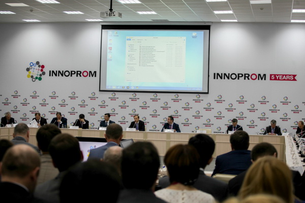 Орловская область перехватила у Воронежской внимание федерального центра за помощь промышленному комплексу Орловская область перехватила у Воронежской внимание федерального центра за помощь промышленному комплексу