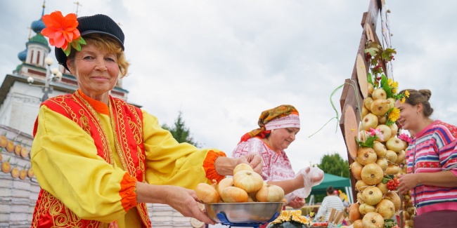 В посёлке Лух Ивановской области состоялся гастрономический фестиваль «Лук-Лучок» В посёлке Лух Ивановской области состоялся гастрономический фестиваль «Лук-Лучок»