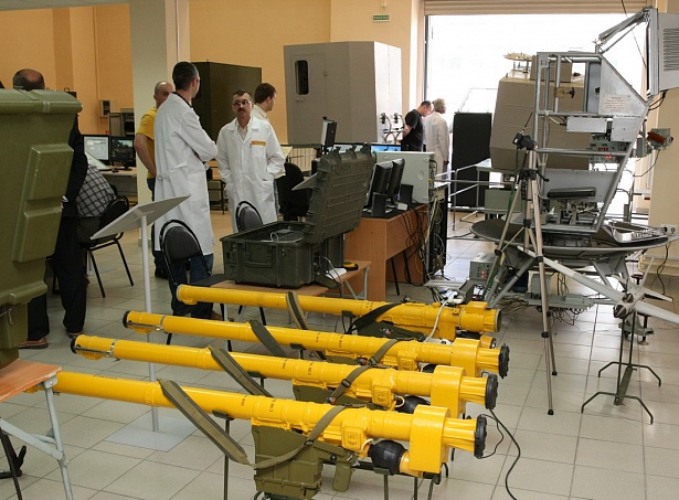 Руководители Министерства обороны РФ ознакомились с работой ОАО «Тулаточмаш» Руководители Министерства обороны РФ ознакомились с работой ОАО «Тулаточмаш»