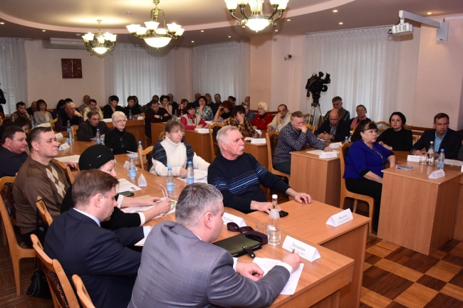 Губернатор Орловской области Андрей Клычков обсудил с жителями Орла проекты благоустройства дворовых территорий Губернатор Орловской области Андрей Клычков обсудил с жителями Орла проекты благоустройства дворовых территорий