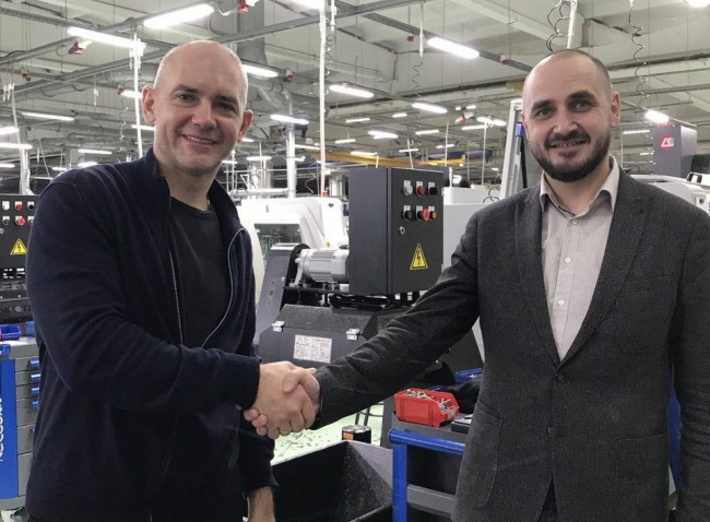 Сбербанк профинансирует АО «Курский электроаппаратный завод» на 1 миллиард рублей в рамках поддержки импортозамещения Сбербанк профинансирует АО «Курский электроаппаратный завод» на 1 миллиард рублей в рамках поддержки импортозамещения