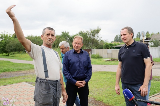 Ход восстановления повреждённого после обстрелов жилья в Валуйском городском округе проверил белгородский губернатор Ход восстановления повреждённого после обстрелов жилья в Валуйском городском округе проверил белгородский губернатор