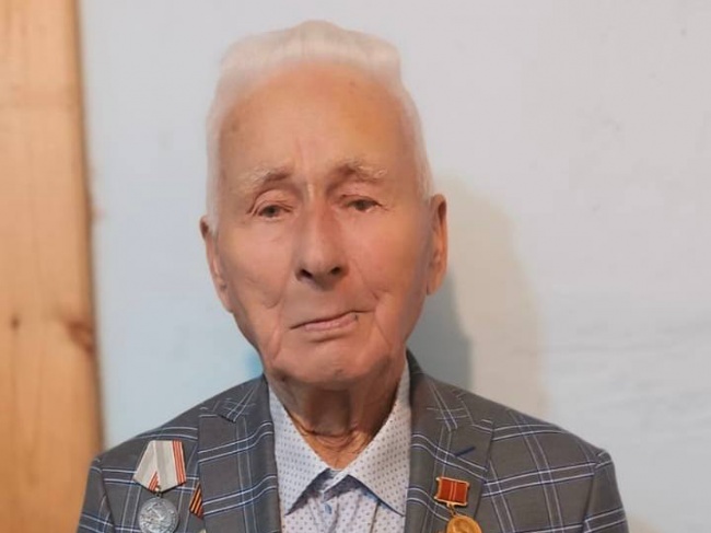 Мэр Воронежа Сергей Петрин поздравил Почетного гражданина города Ивана Стрункина с 99-летием Мэр Воронежа Сергей Петрин поздравил Почетного гражданина города Ивана Стрункина с 99-летием