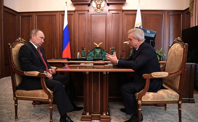 Президент РФ дал добро белгородскому главе Е. Савченко, чья 1,5 миллионная область кормит 15 миллионов человек в стране, баллотироваться на новый срок Президент РФ дал добро белгородскому главе Е. Савченко, чья 1,5 миллионная область кормит 15 миллионов человек в стране, баллотироваться на новый срок