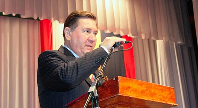 Губернатор А. Михайлов заверил курянок в поддержке института семьи Губернатор А. Михайлов заверил курянок в поддержке института семьи