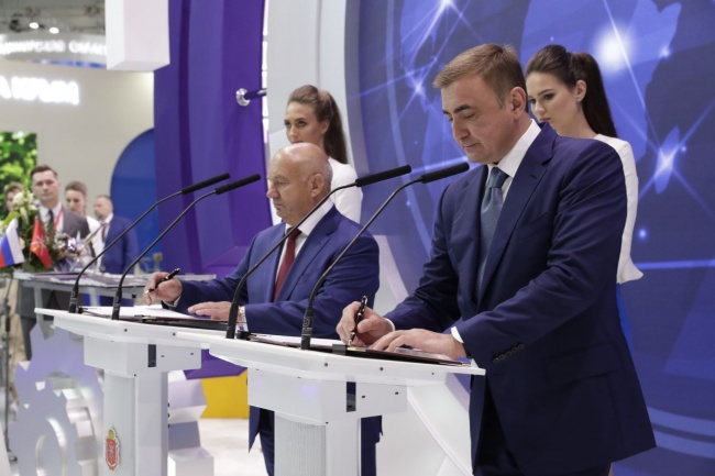 Кому вершки, а кому корешки: тульский губернатор Дюмин привлек шесть якорных инвесторов, а воронежский стратег Юрченко – скандальную МТС Кому вершки, а кому корешки: тульский губернатор Дюмин привлек шесть якорных инвесторов, а воронежский стратег Юрченко – скандальную МТС