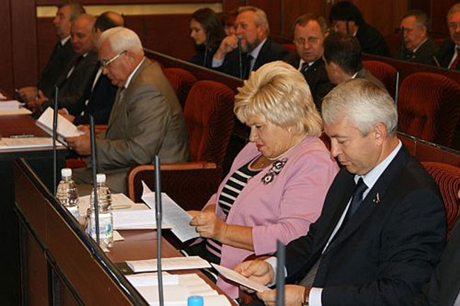 Бюджет Курской области в 2013 году увеличен на 1,58 миллиарда рублей и составит более 40 миллиардов Бюджет Курской области в 2013 году увеличен на 1,58 миллиарда рублей и составит более 40 миллиардов