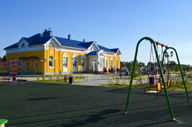 В калужской деревне Поляна открылся новый Дом культуры В калужской деревне Поляна открылся новый Дом культуры