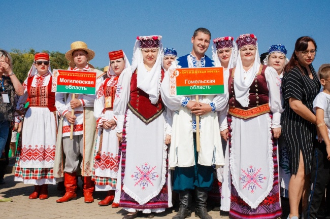 Фестиваль "Хотмыжская осень" в Белгородской области укрепляет традиции славянских народов Фестиваль "Хотмыжская осень" в Белгородской области укрепляет традиции славянских народов