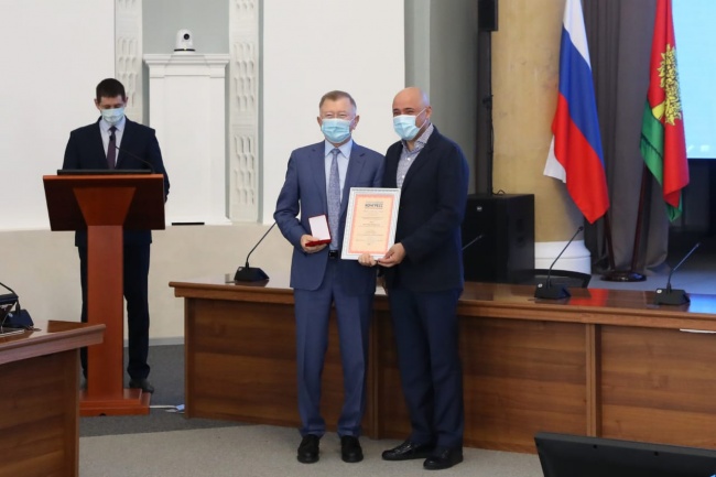 Владимир МАЗО, глава администрации Усманского района Липецкой области: «По уровню инвестиций на душу населения по итогам 2020 года мы — в лидерах» Владимир МАЗО, глава администрации Усманского района Липецкой области: «По уровню инвестиций на душу населения по итогам 2020 года мы — в лидерах»