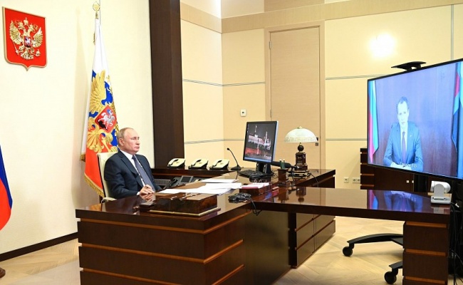 Владимир Путин на встрече с Вячеславом Гладковым увидел, что Белгородская область не потеряет при «пересменке» позитивной динамики развития Владимир Путин на встрече с Вячеславом Гладковым увидел, что Белгородская область не потеряет при «пересменке» позитивной динамики развития