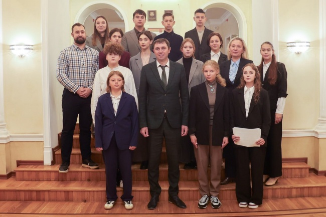 Мэр Сергей Петрин поддержал молодежные инициативы по развитию туризма в Воронеже Мэр Сергей Петрин поддержал молодежные инициативы по развитию туризма в Воронеже